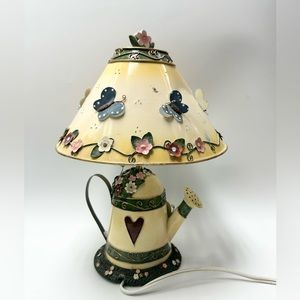 🦋🌺🦋🌸🦋🌺🦋🌸♥️Watering can lamp.